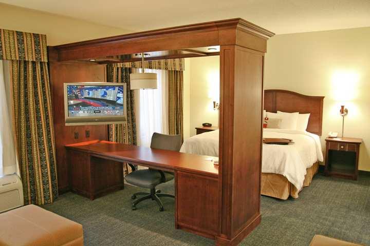Hampton Inn & Suites Indianapolis-Airport Indianápolis Exterior foto